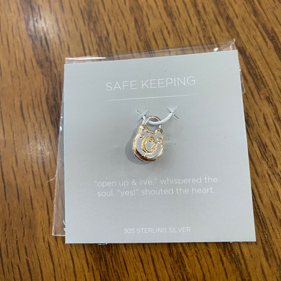 Origami Owl Core Charm - Picture 2 of 4